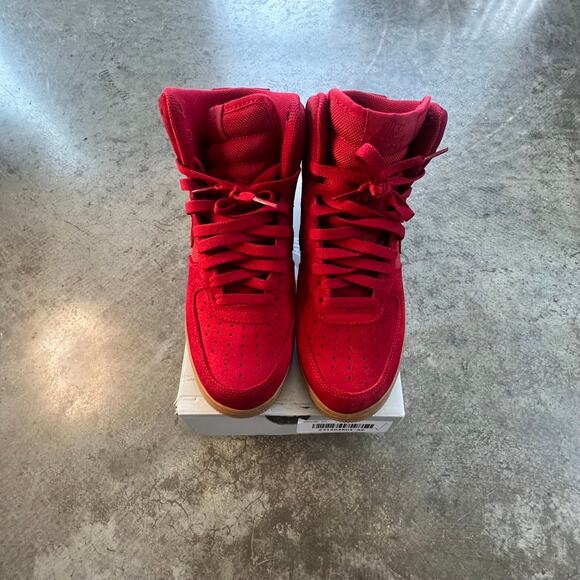 Nike Air Force 1 High Red Suede Gum Sole Men 7.5 Women 9 - Picture 6 of 9